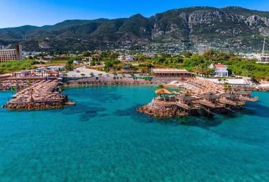 All along blue #mediterranean 🩵 @sunasbeachclubrestaurant